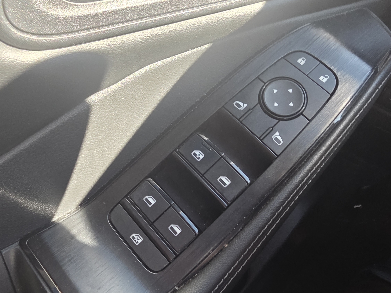 Nissan Rogue FWD SV *Ltd Avail* 2023 Nissan Rogue FWD SV *Ltd Avail* 2023