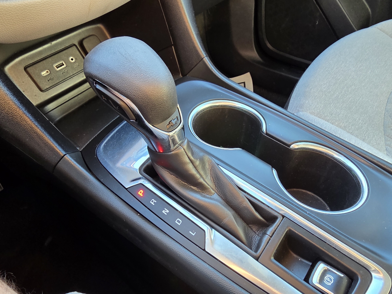 Chevrolet Equinox FWD 4dr LS w/1LS 2024 Chevrolet Equinox FWD 4dr LS w/1LS 2024