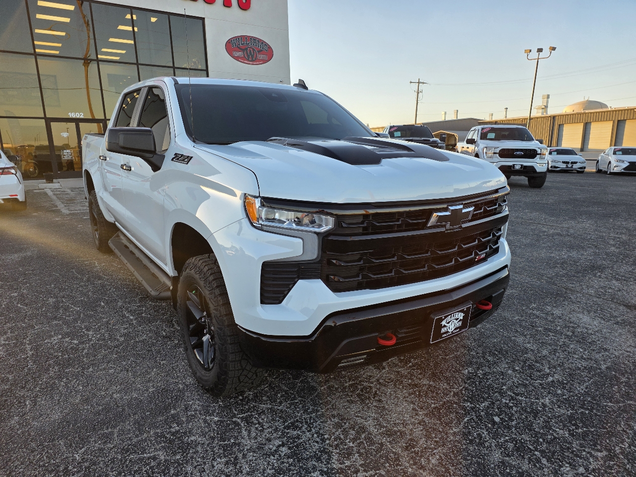 2024 Chevrolet Silverado 1500 4WD Crew Cab 147" LT Trail Boss