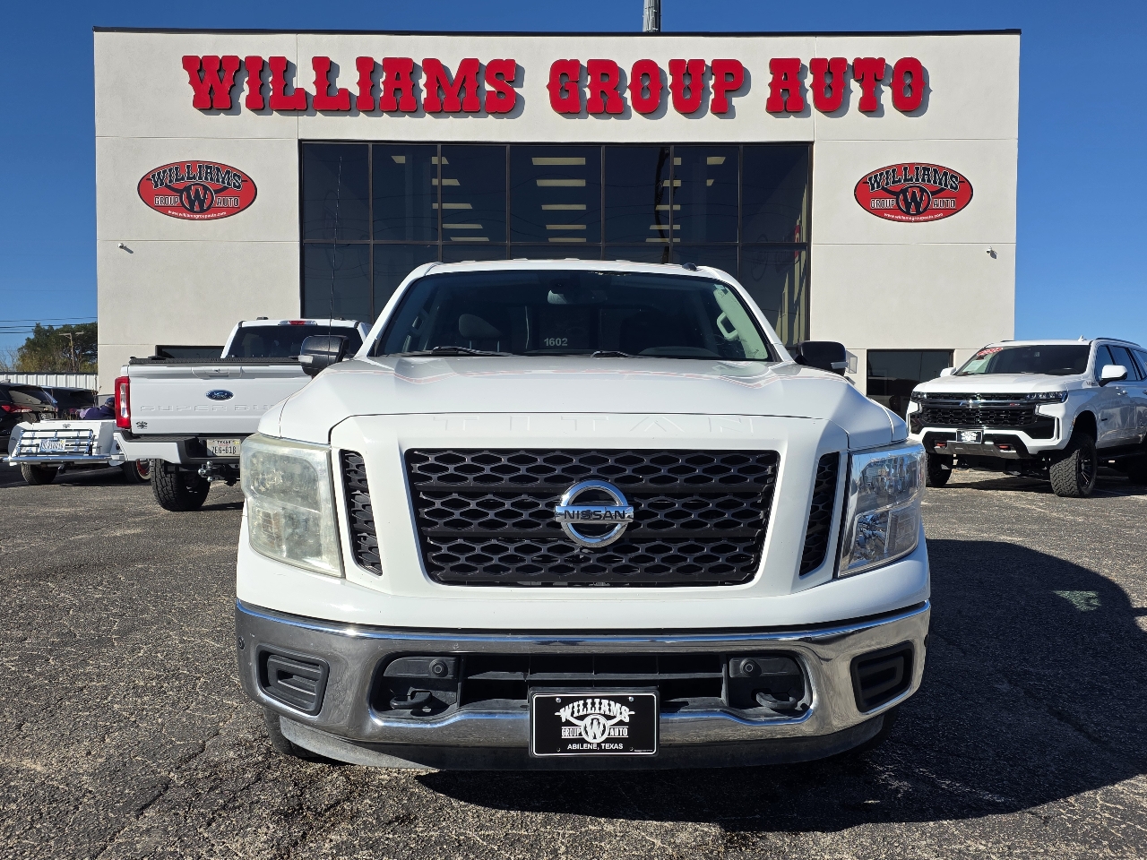 Nissan Titan 4x4 Crew Cab SV 2019