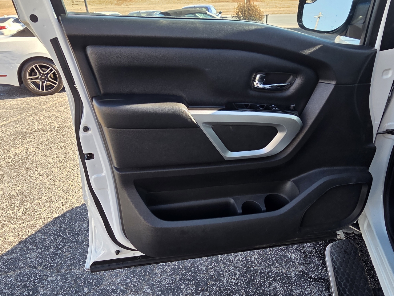 Nissan Titan 4x4 Crew Cab SV 2019