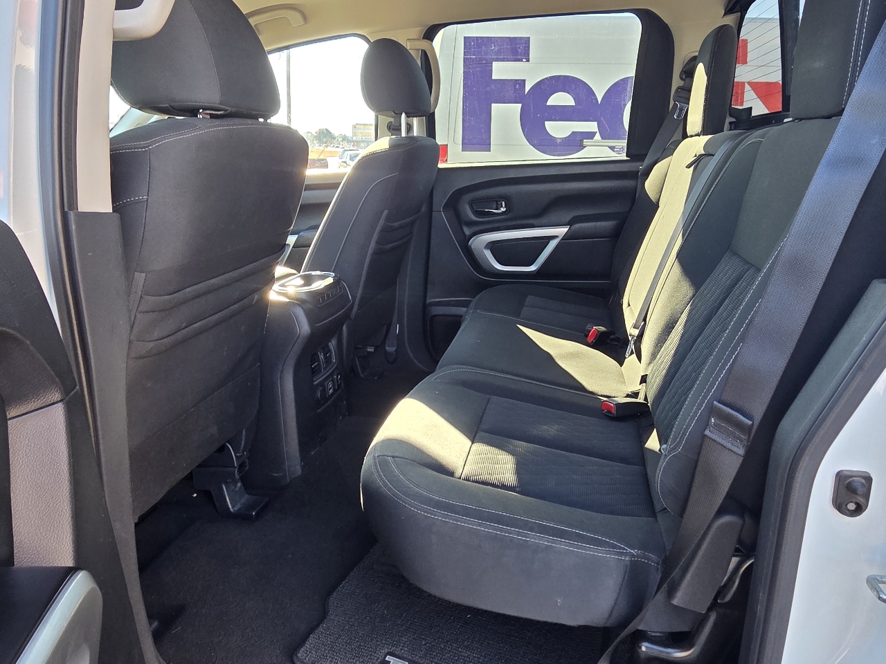 Nissan Titan 4x4 Crew Cab SV 2019