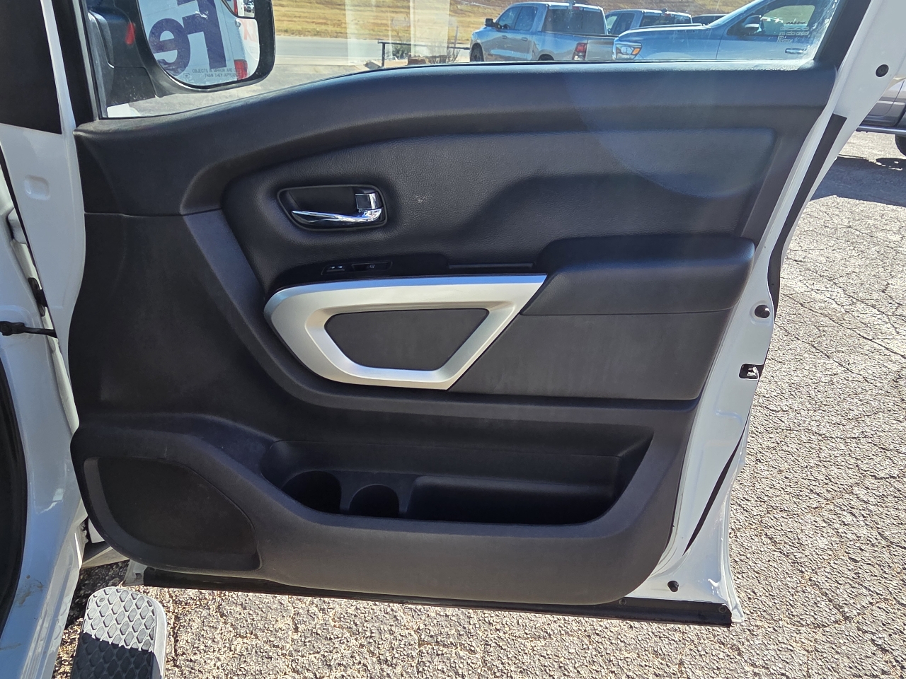 Nissan Titan 4x4 Crew Cab SV 2019