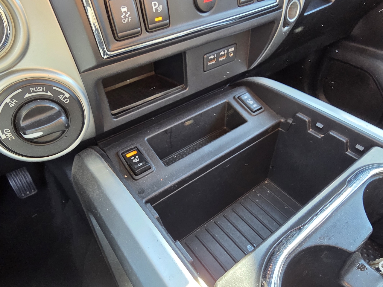 Nissan Titan 4x4 Crew Cab SV 2019