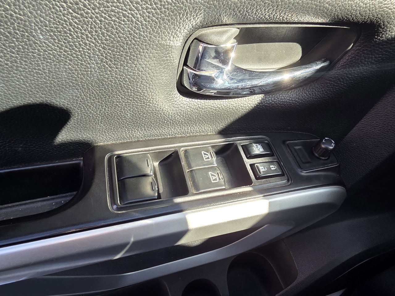 Nissan Titan 4x4 Crew Cab SV 2019