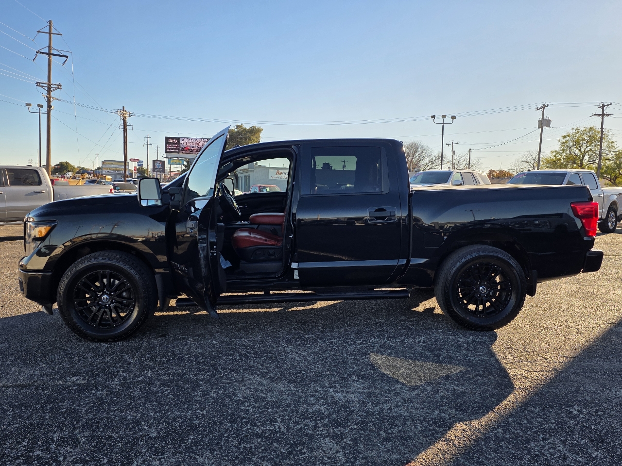 Nissan Titan 4x4 Crew Cab Platinum Reserve 2019