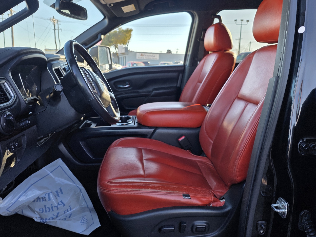 Nissan Titan 4x4 Crew Cab Platinum Reserve 2019