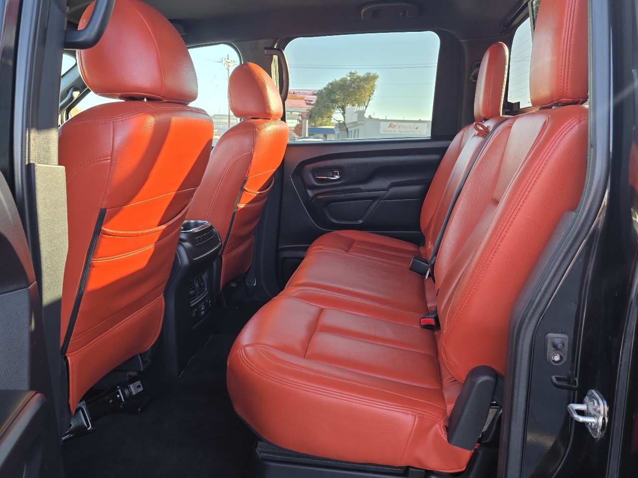 Nissan Titan 4x4 Crew Cab Platinum Reserve 2019