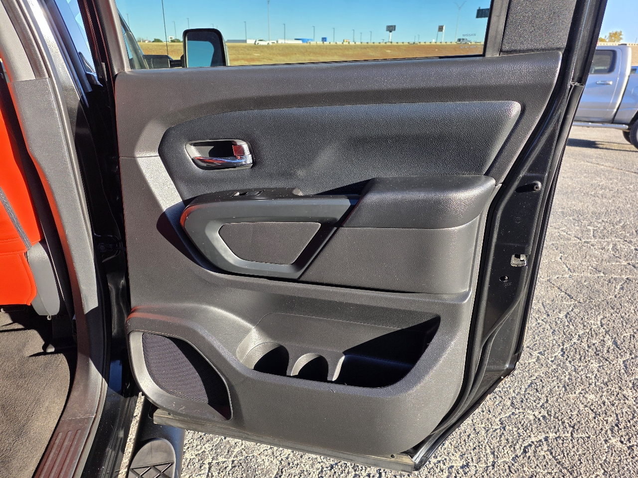 Nissan Titan 4x4 Crew Cab Platinum Reserve 2019