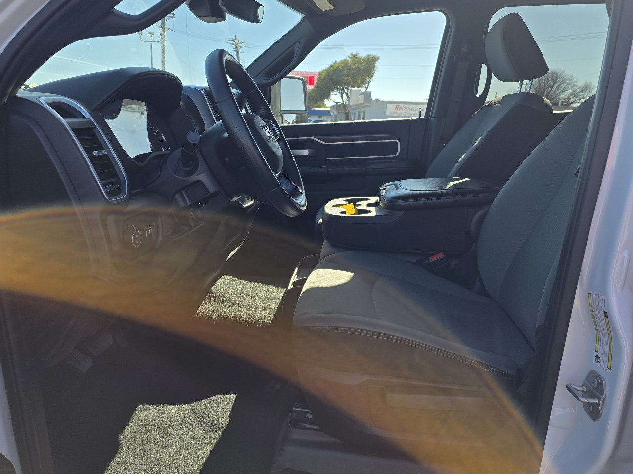 RAM 3500 Big Horn 4x4 Crew Cab 8' Box 2024