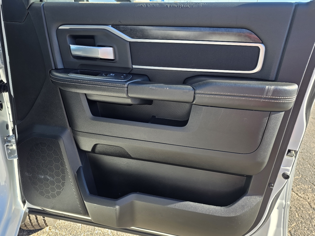 RAM 3500 Big Horn 4x4 Crew Cab 8' Box 2024