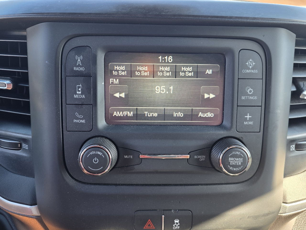 RAM 3500 Big Horn 4x4 Crew Cab 8' Box 2024