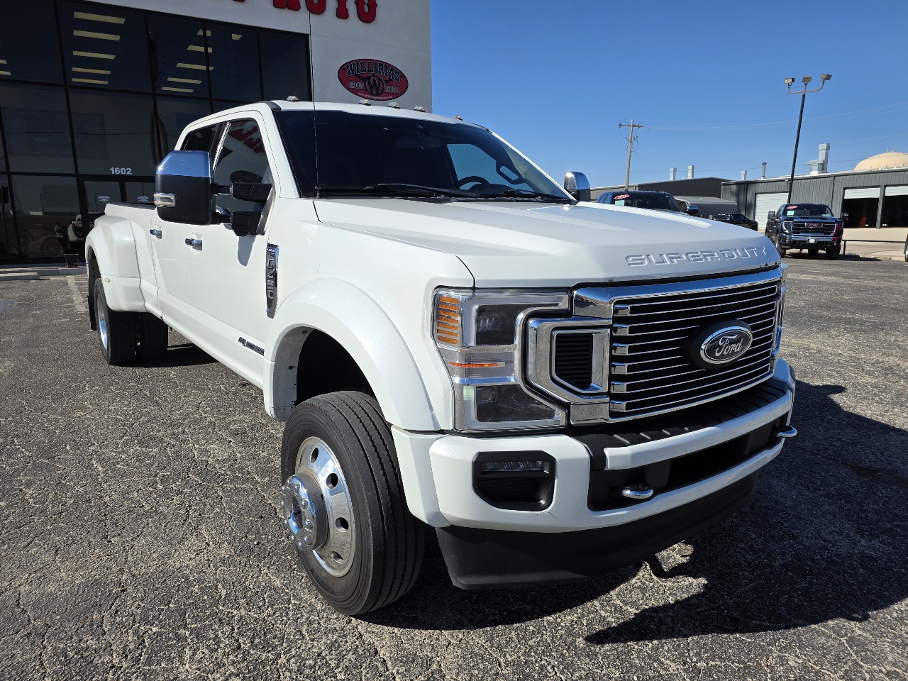 2021 Ford F-450 Super Duty Platinum's photo