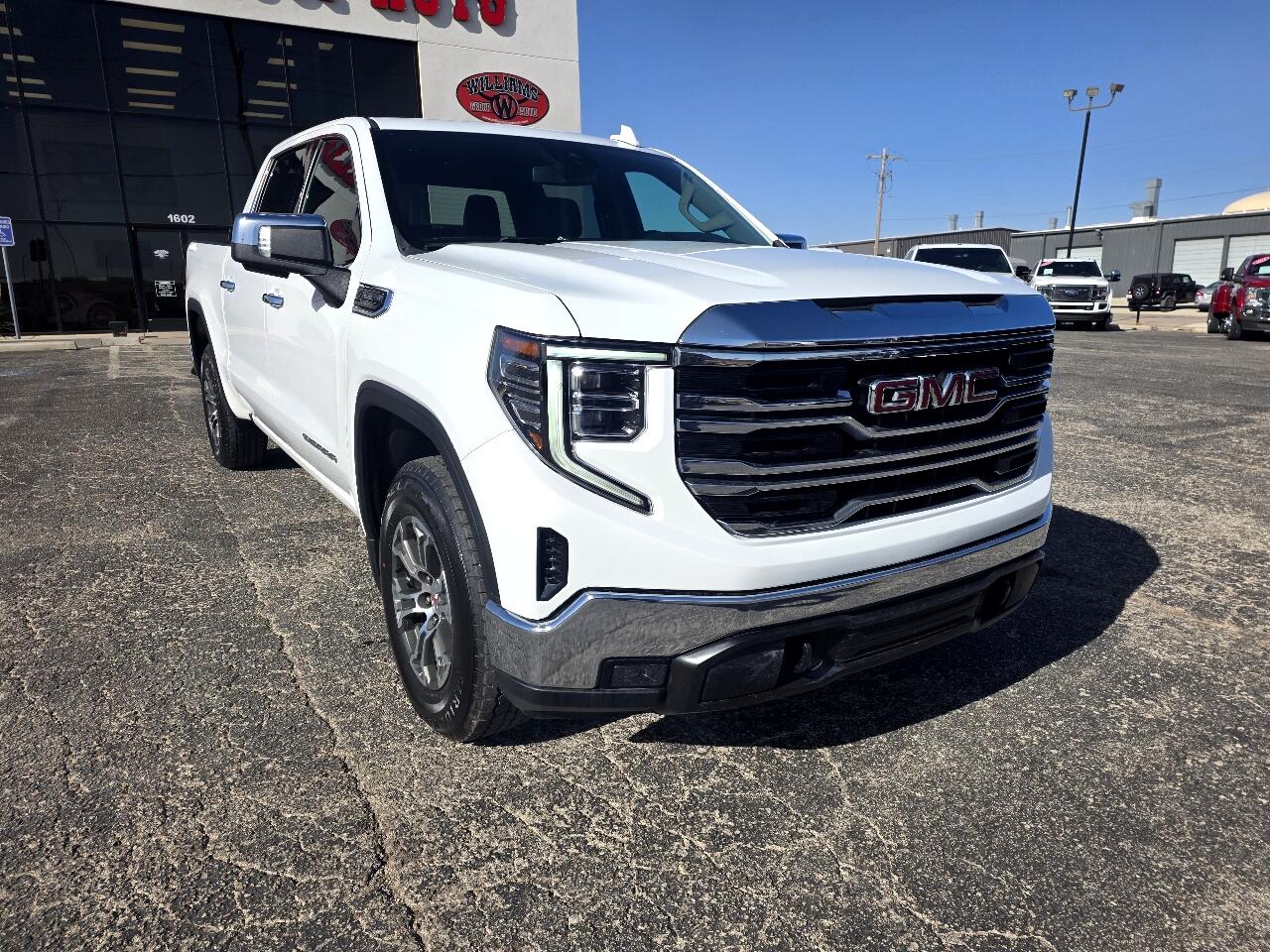 GMC Sierra 1500 4WD Crew Cab 147" SLT 2024