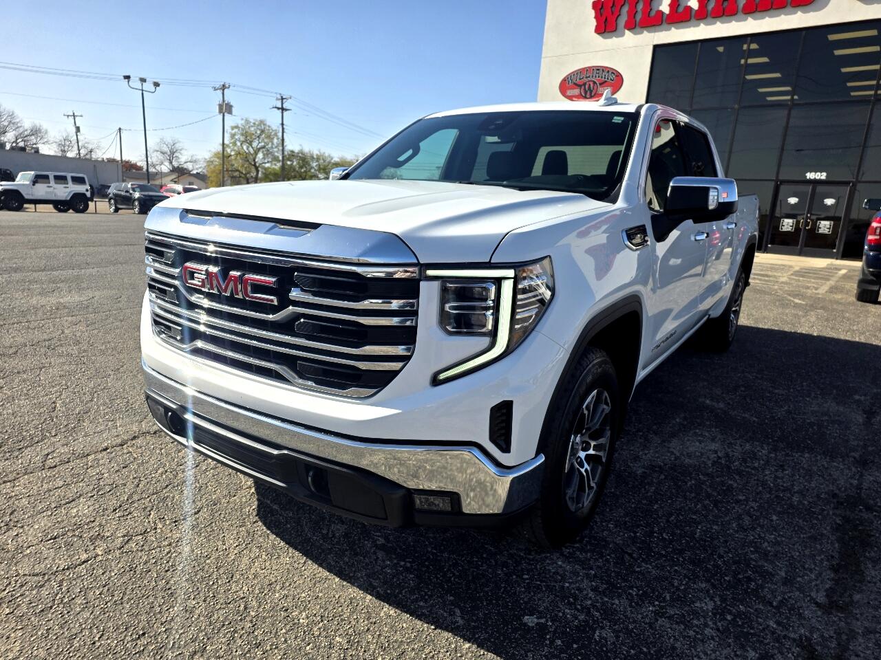 GMC Sierra 1500 4WD Crew Cab 147" SLT 2024