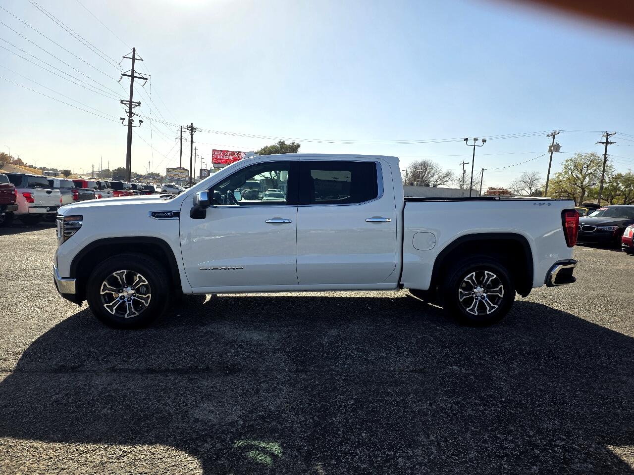 GMC Sierra 1500 4WD Crew Cab 147" SLT 2024
