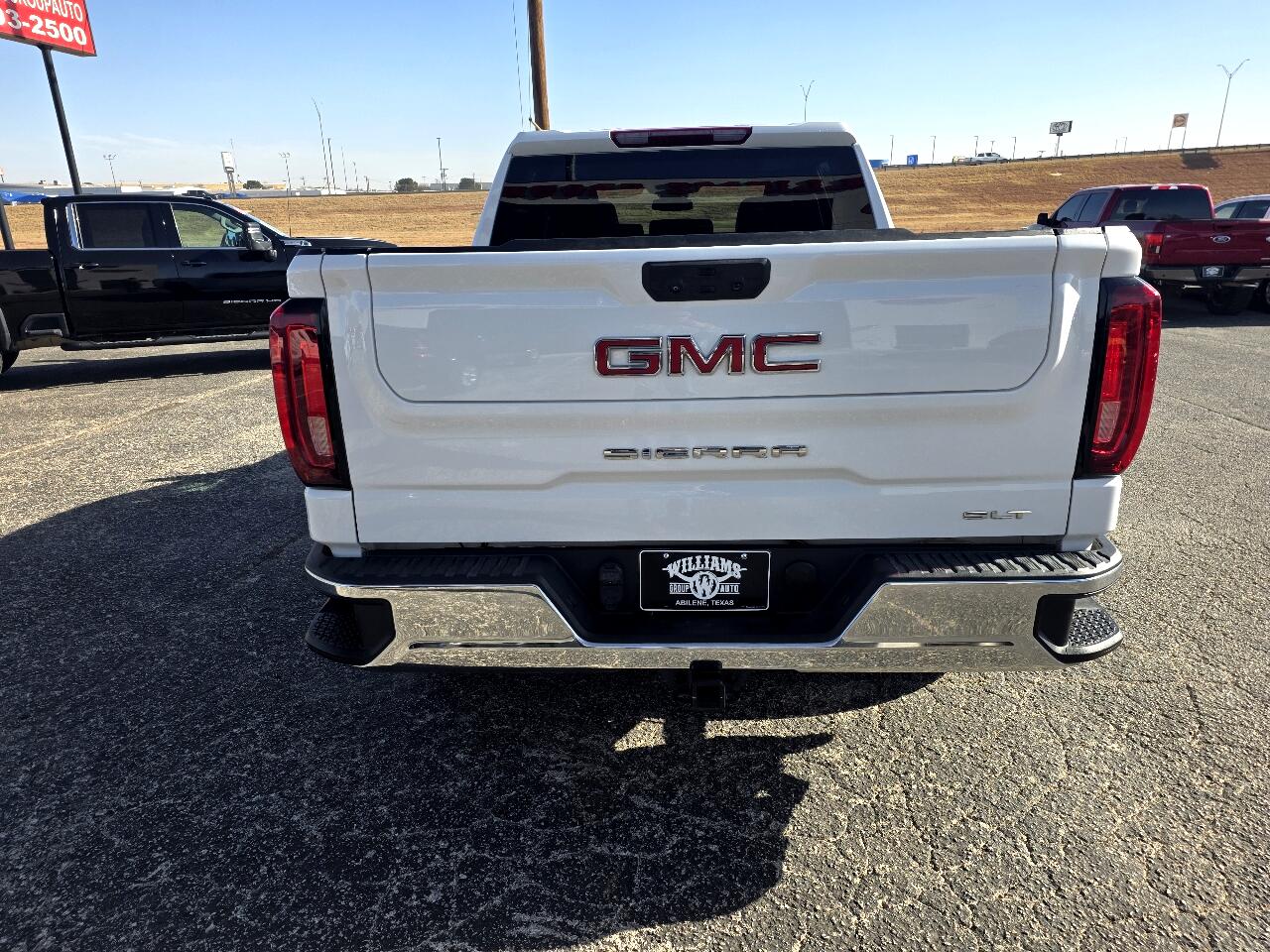 GMC Sierra 1500 4WD Crew Cab 147" SLT 2024