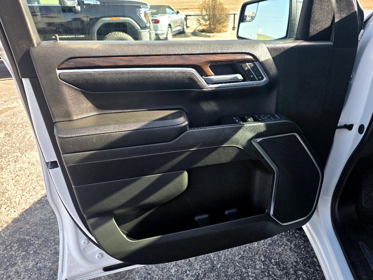 GMC Sierra 1500 4WD Crew Cab 147" SLT 2024