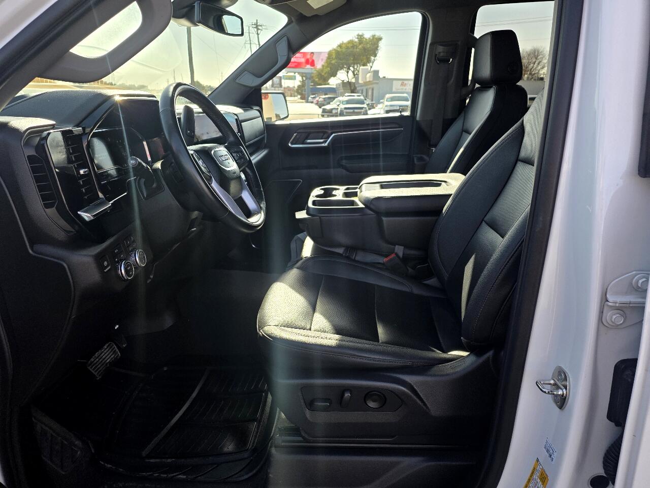 GMC Sierra 1500 4WD Crew Cab 147" SLT 2024