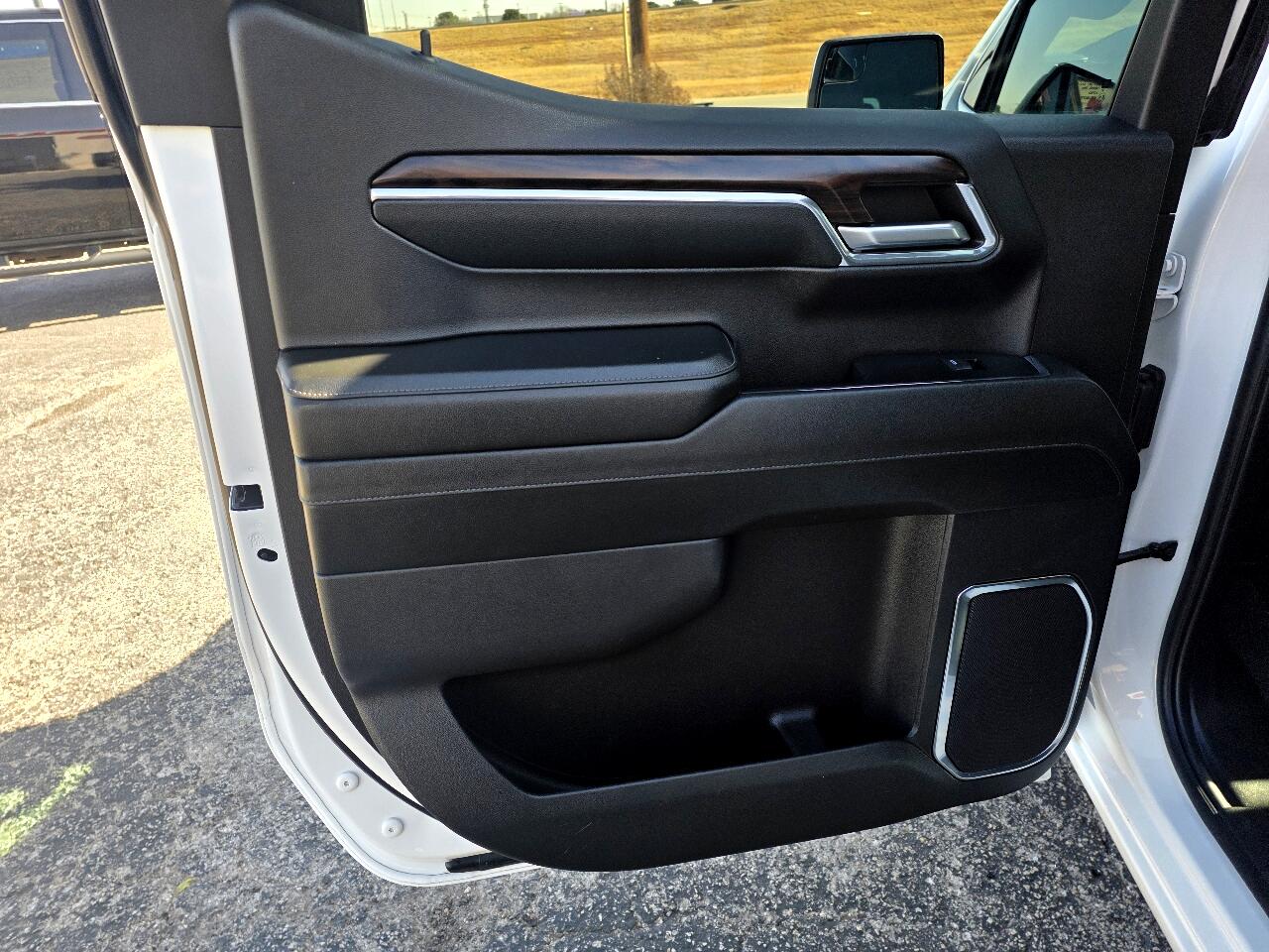 GMC Sierra 1500 4WD Crew Cab 147" SLT 2024