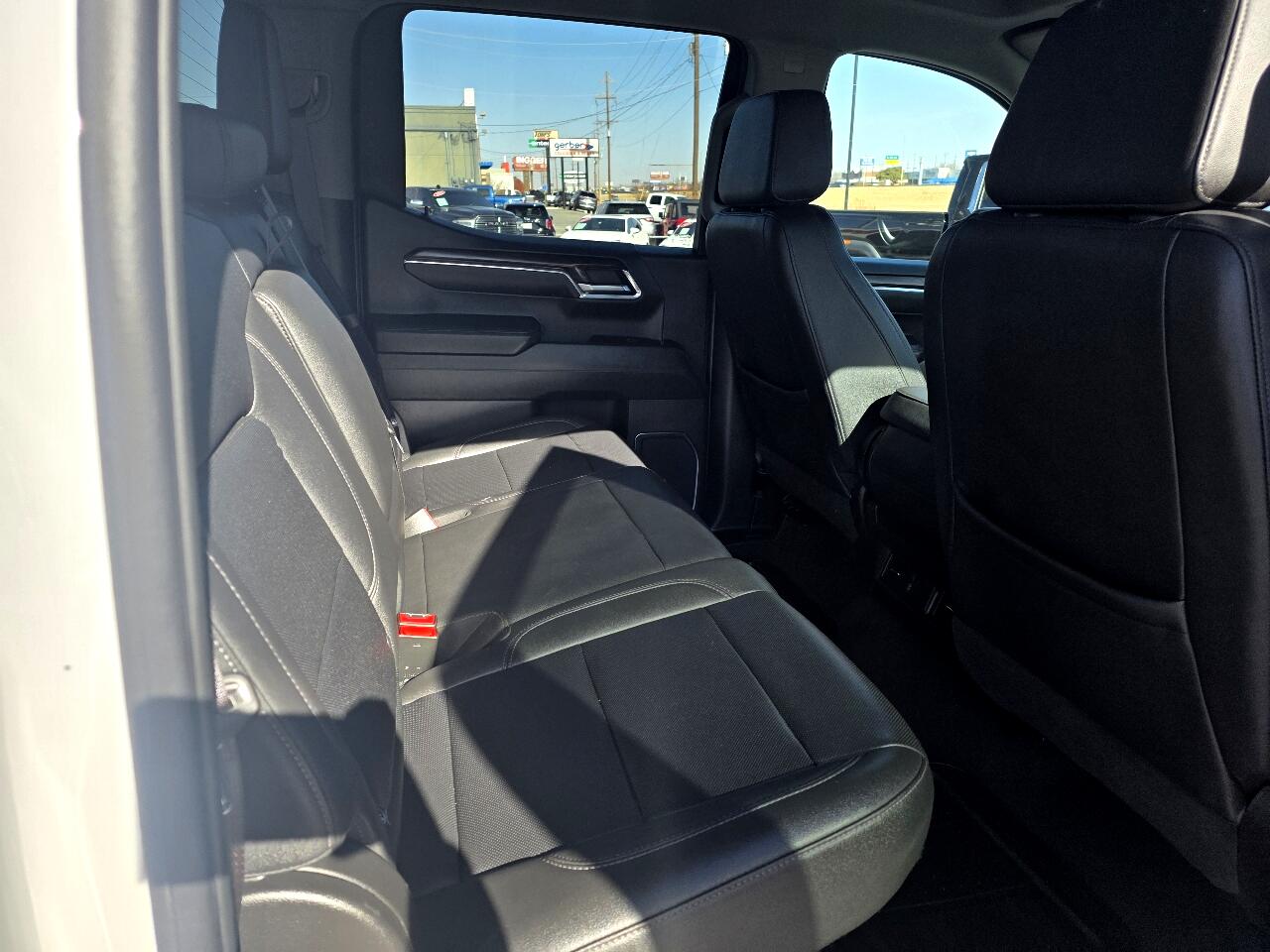 GMC Sierra 1500 4WD Crew Cab 147" SLT 2024