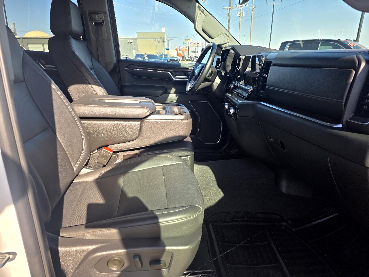 GMC Sierra 1500 4WD Crew Cab 147" SLT 2024