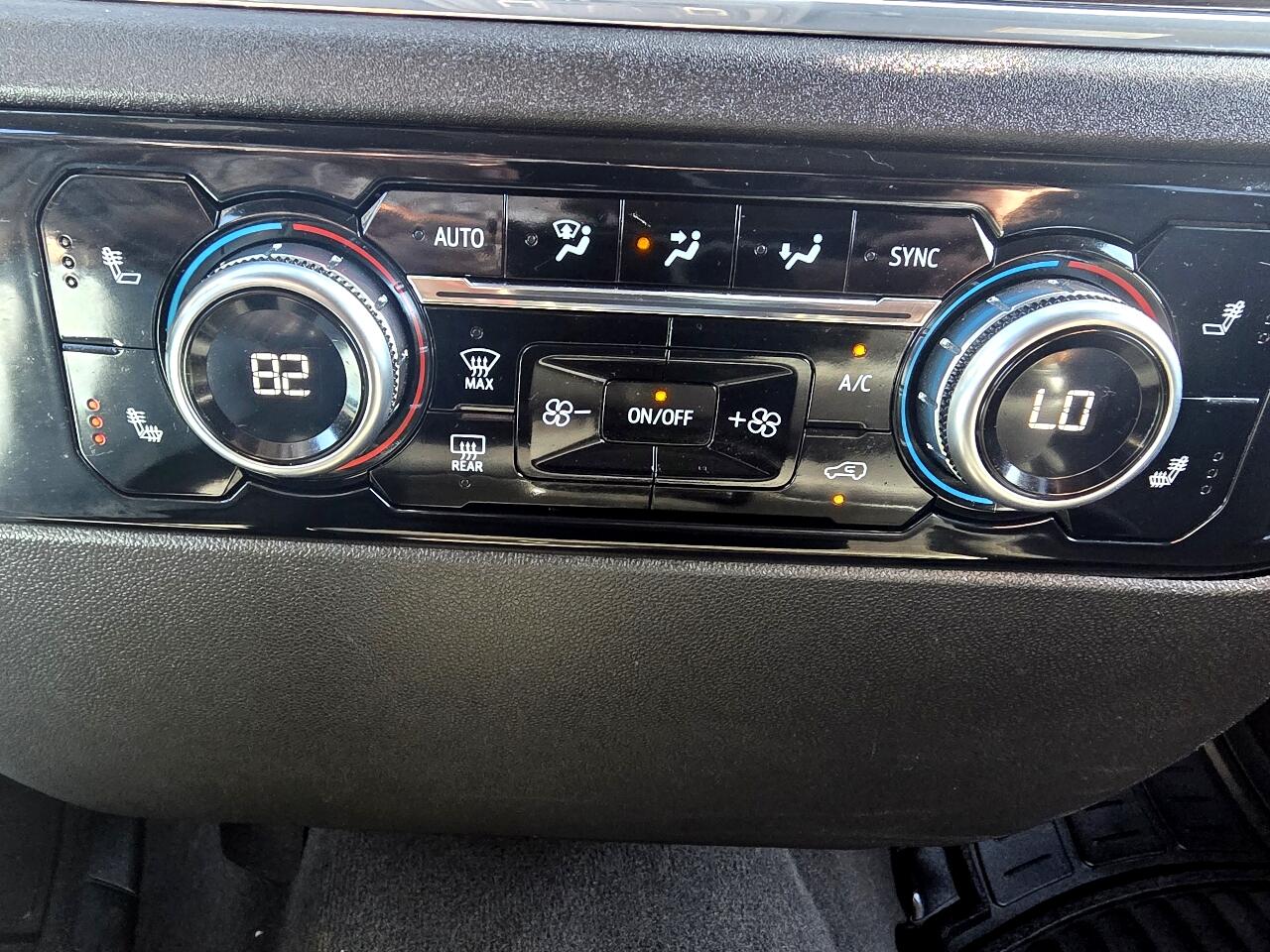 GMC Sierra 1500 4WD Crew Cab 147" SLT 2024