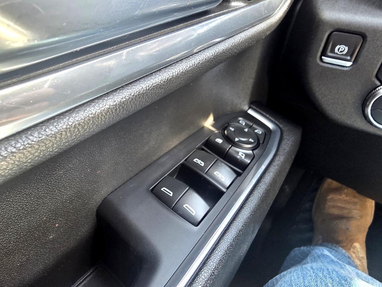 GMC Sierra 1500 4WD Crew Cab 147" SLT 2024