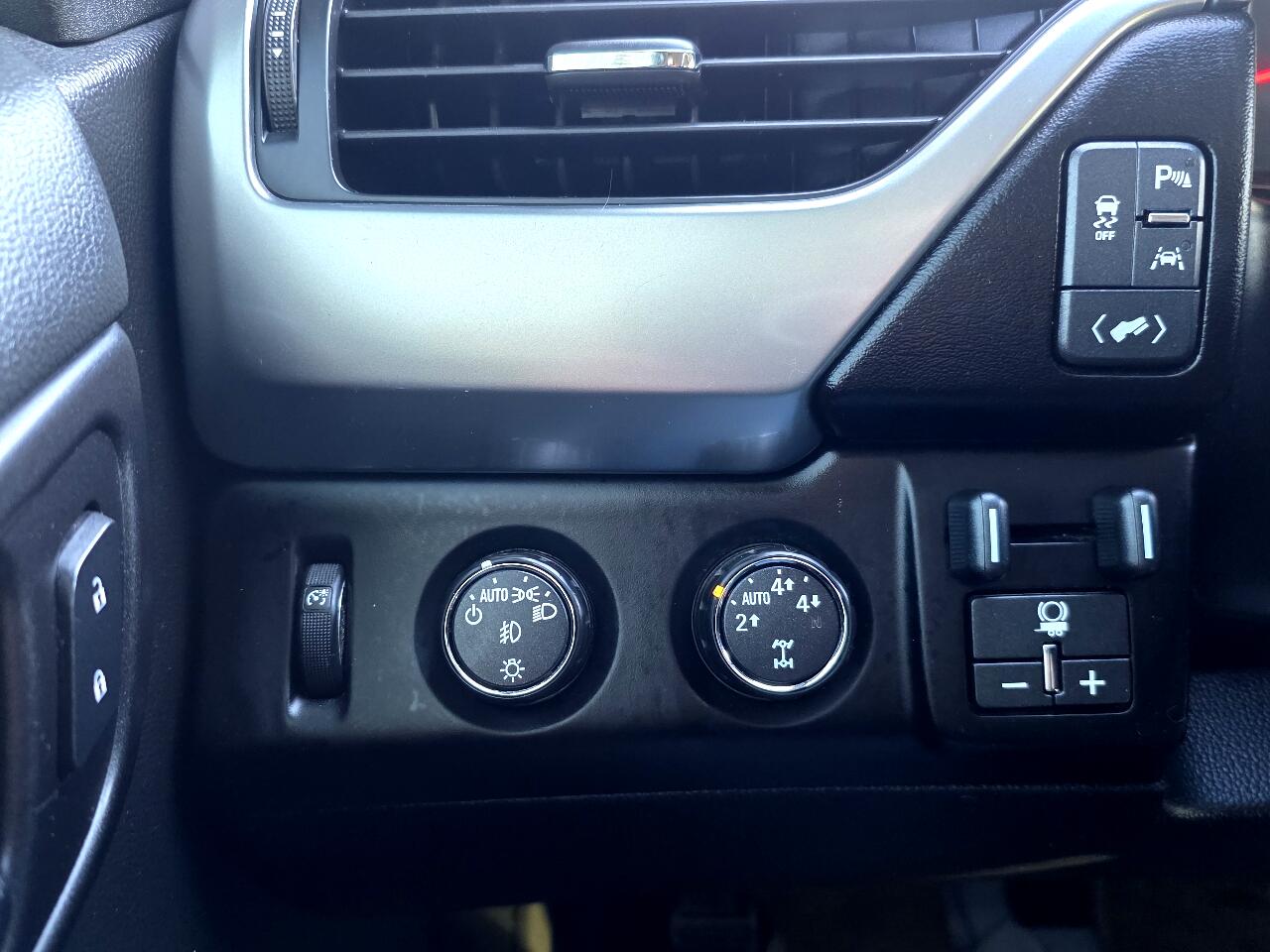 Chevrolet Tahoe 4WD 4dr LT 2016