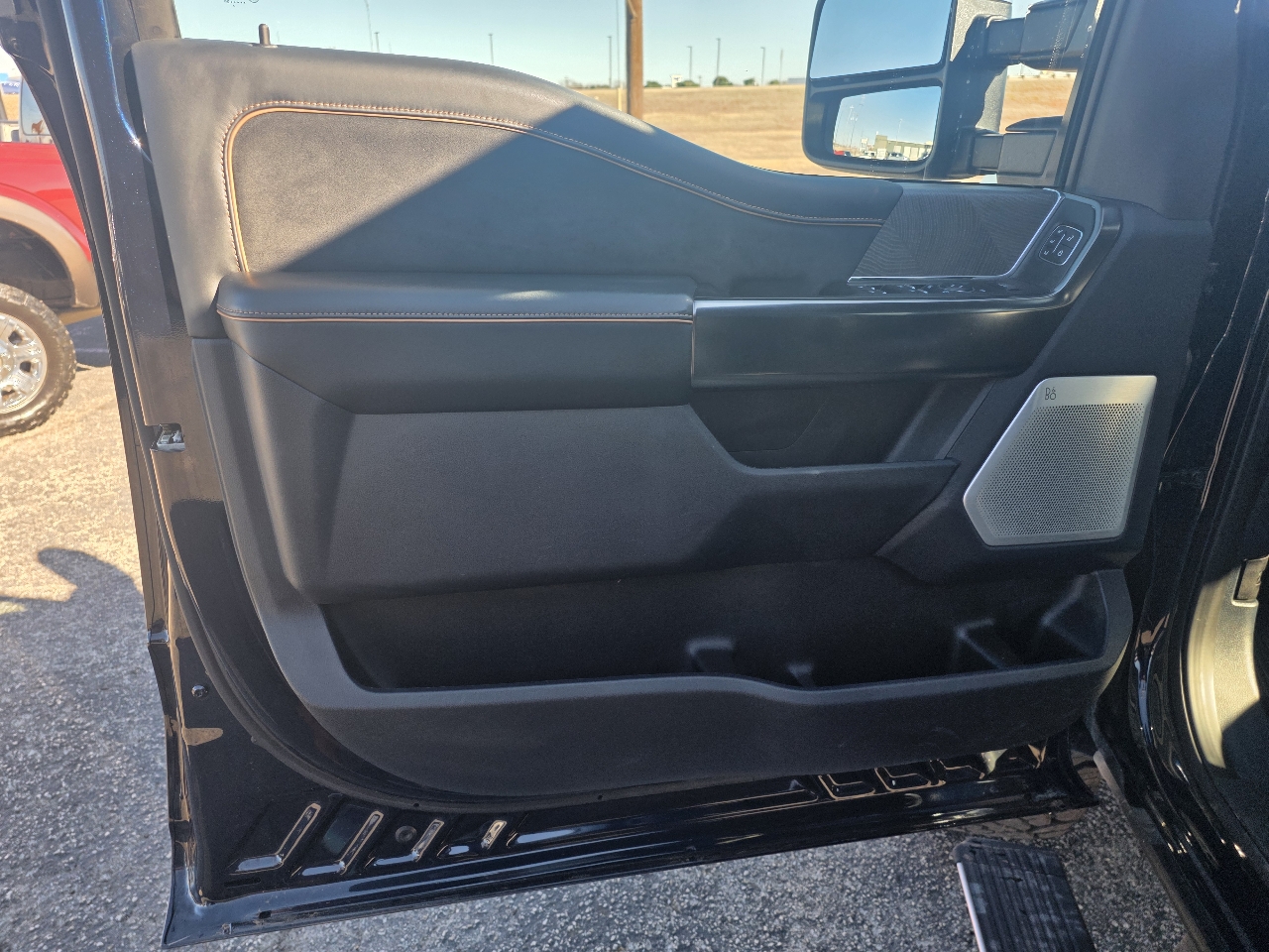 Ford Super Duty F-250 SRW Platinum 4WD Crew Cab 6.75' Box 2024