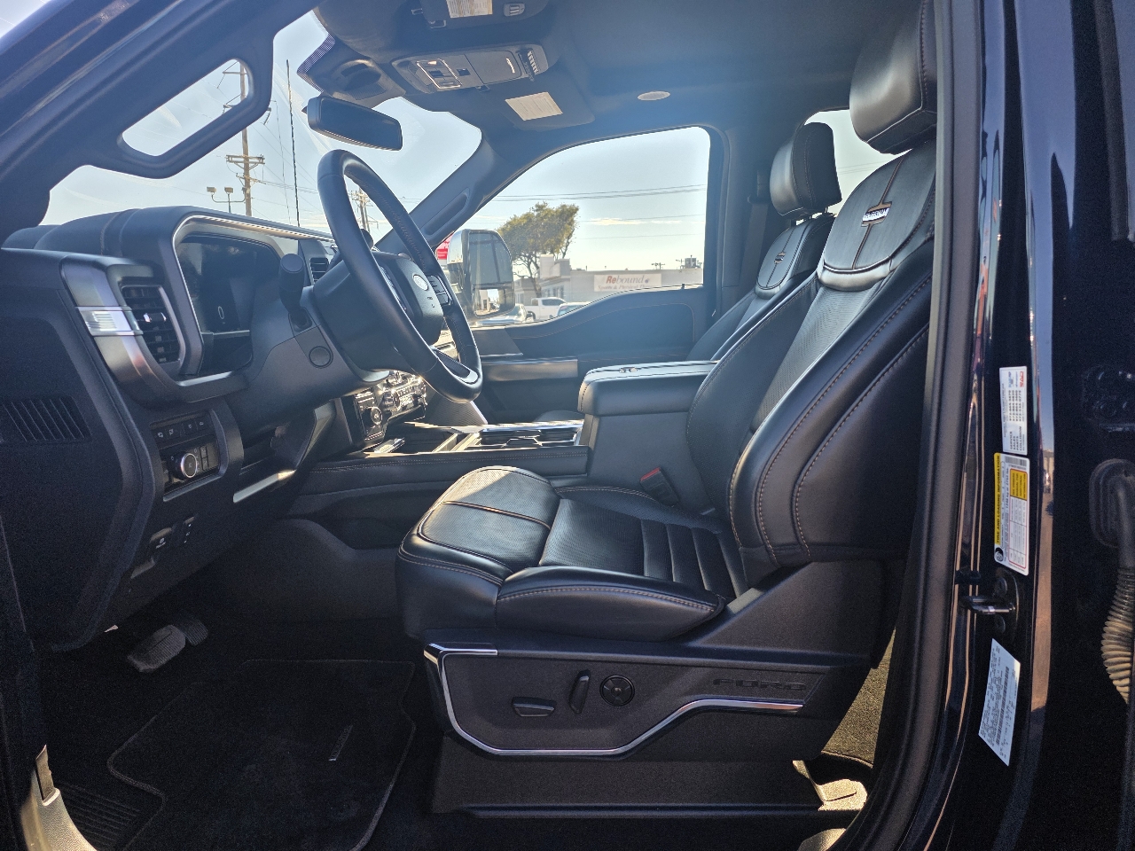 Ford Super Duty F-250 SRW Platinum 4WD Crew Cab 6.75' Box 2024