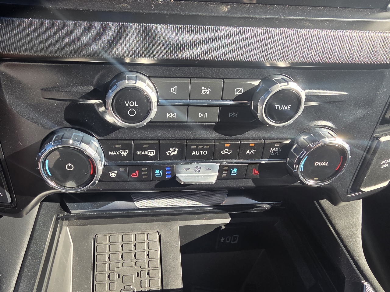 Ford Super Duty F-250 SRW Platinum 4WD Crew Cab 6.75' Box 2024