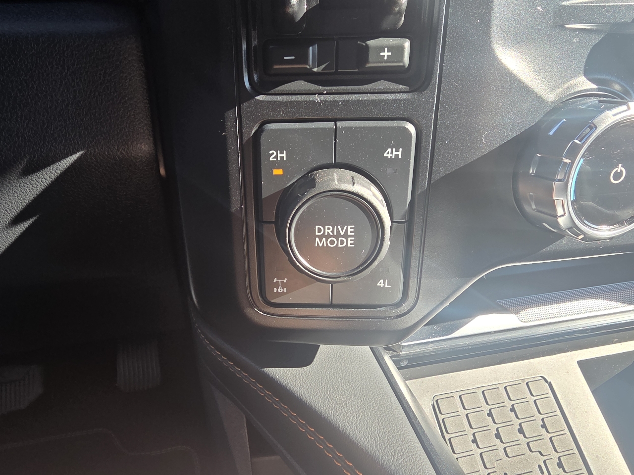 Ford Super Duty F-250 SRW Platinum 4WD Crew Cab 6.75' Box 2024