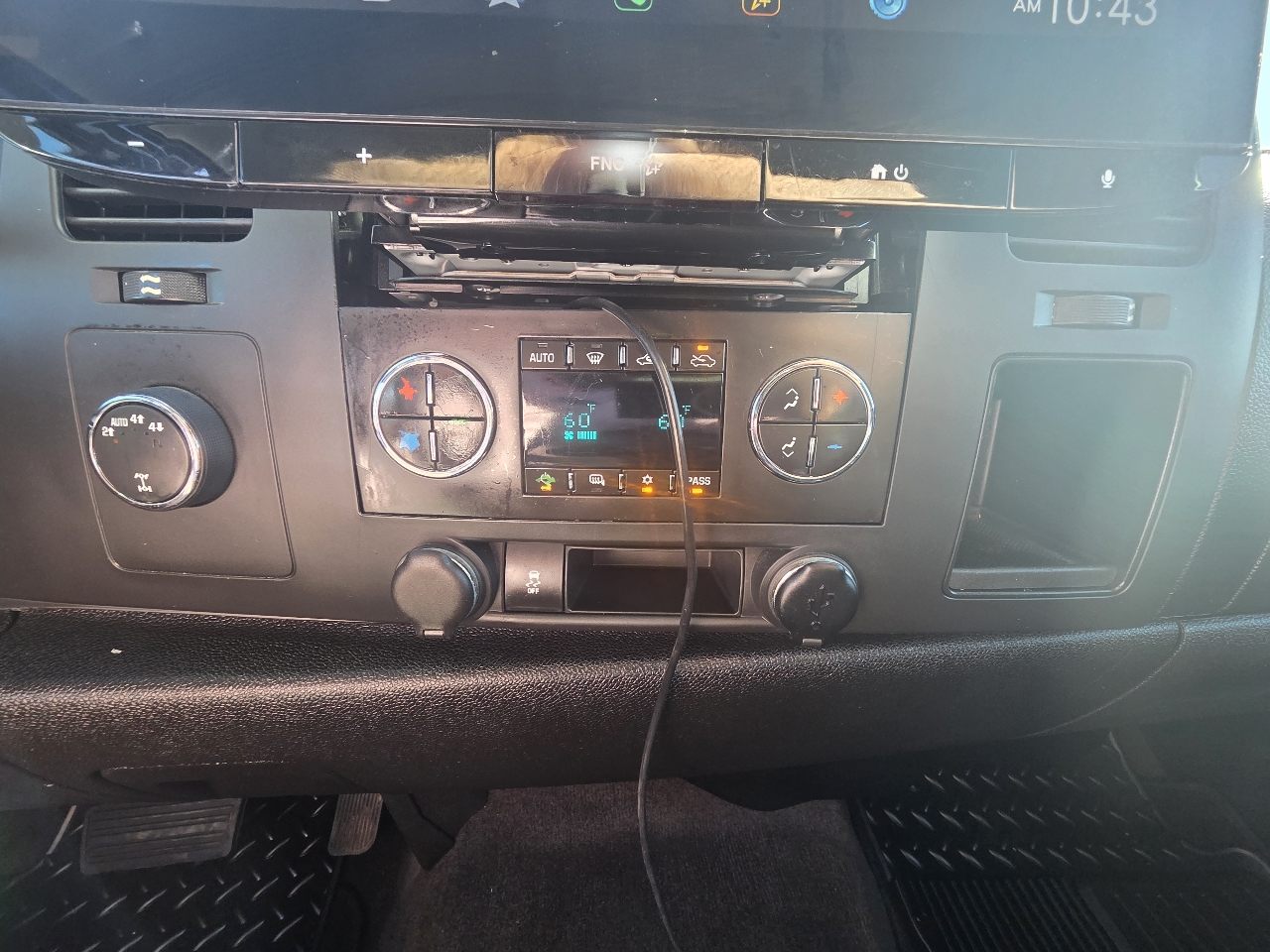 Chevrolet Silverado 1500 4WD Crew Cab 143.5" LT 2013