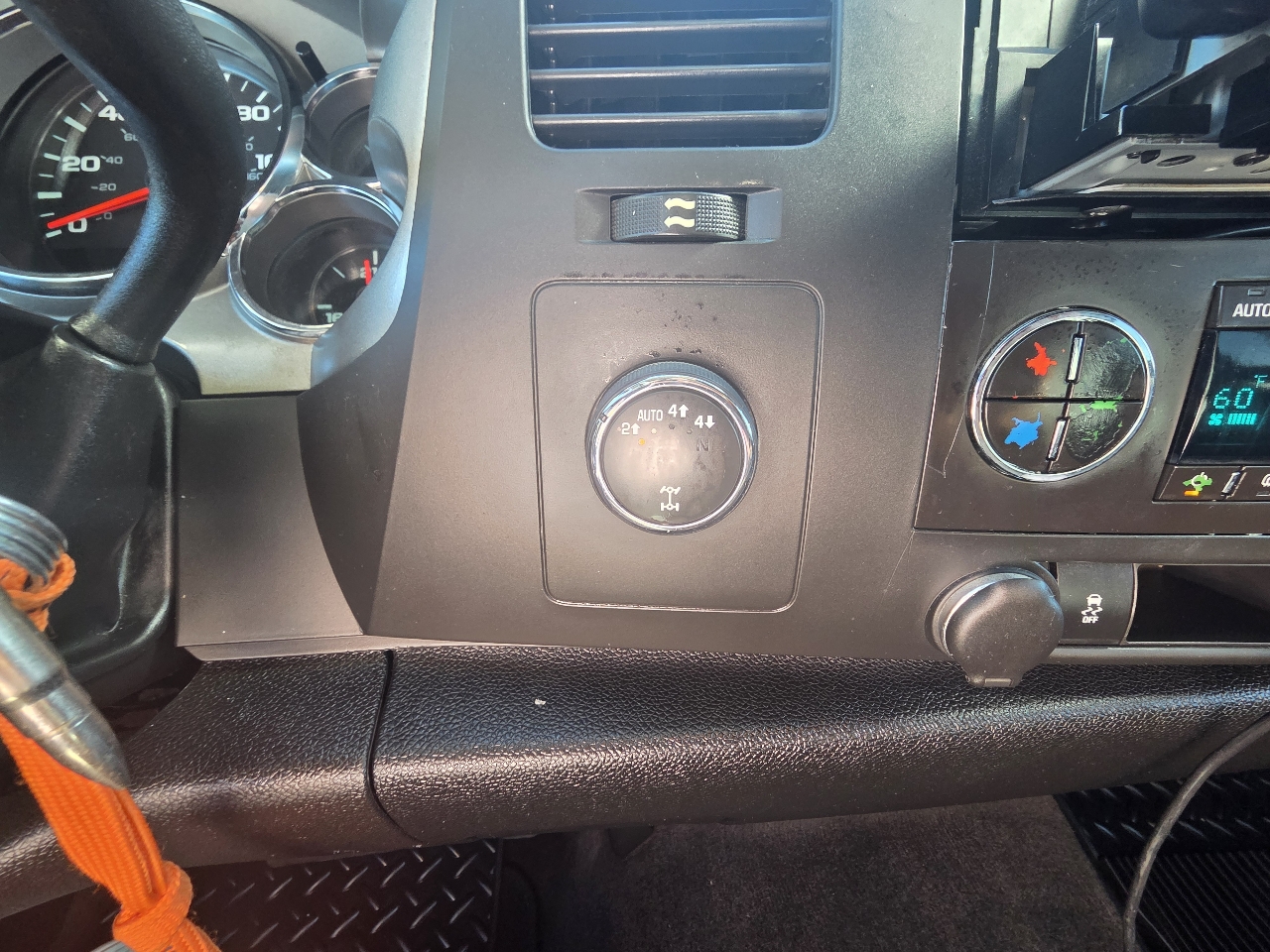 Chevrolet Silverado 1500 4WD Crew Cab 143.5" LT 2013