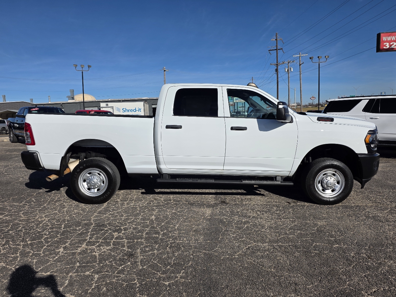 RAM 2500 Tradesman 4x4 Crew Cab 6'4" Box 2024