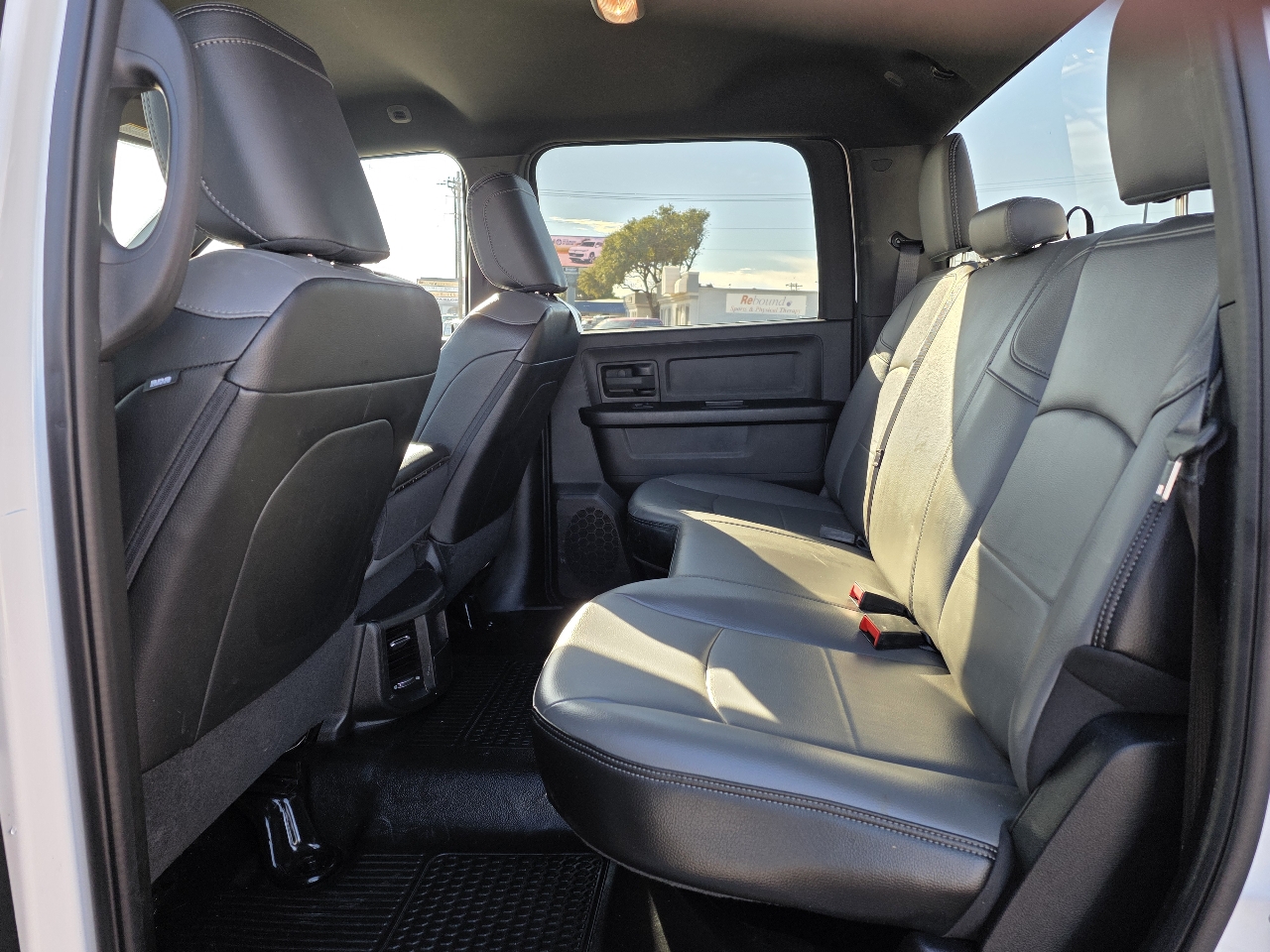 RAM 2500 Tradesman 4x4 Crew Cab 6'4" Box 2024