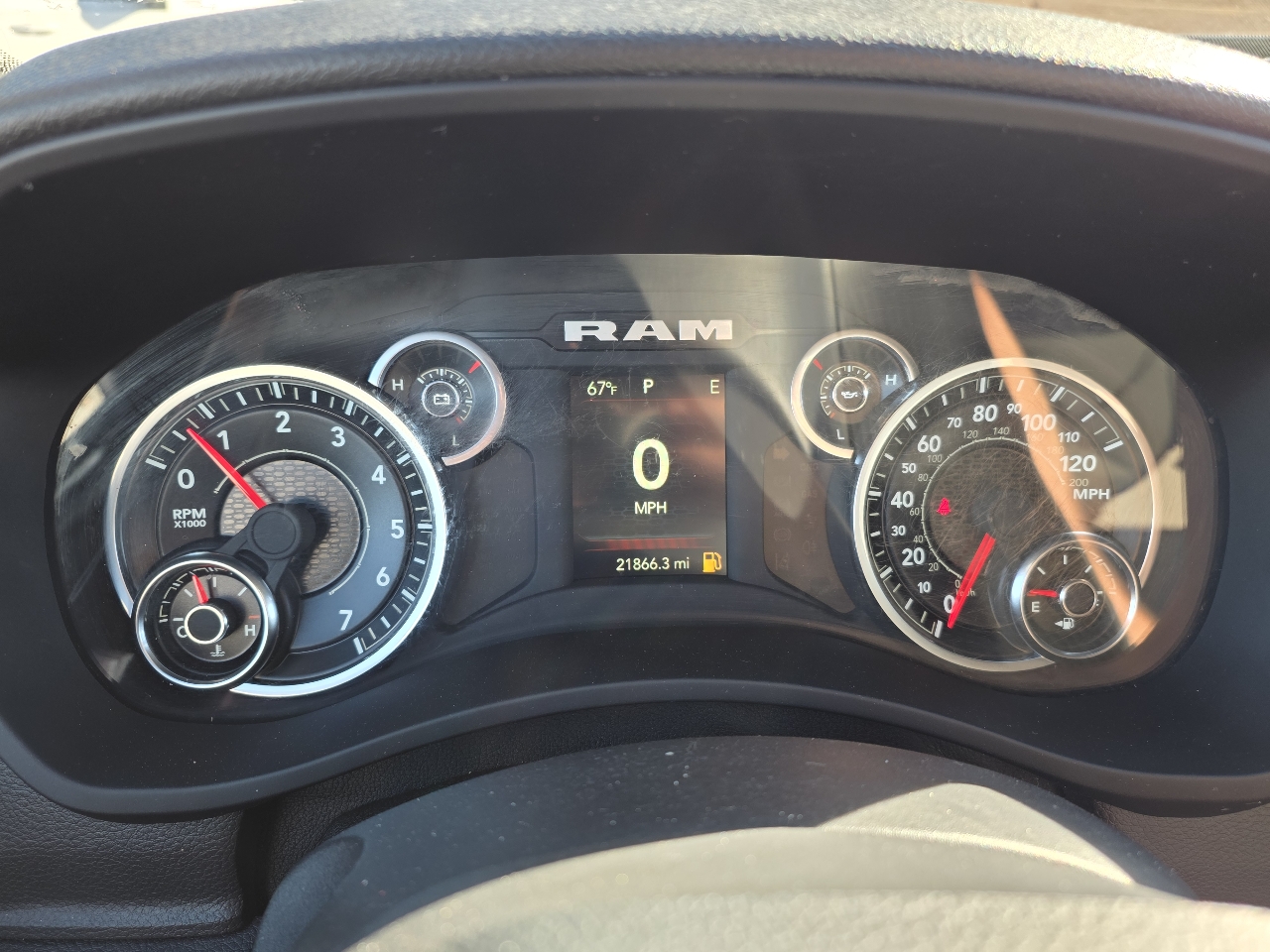 RAM 2500 Tradesman 4x4 Crew Cab 6'4" Box 2024