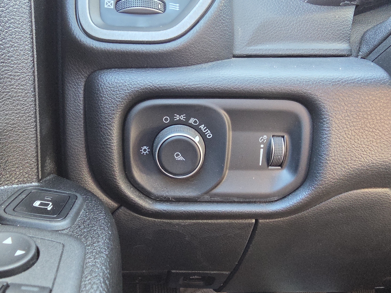 RAM 2500 Tradesman 4x4 Crew Cab 6'4" Box 2024