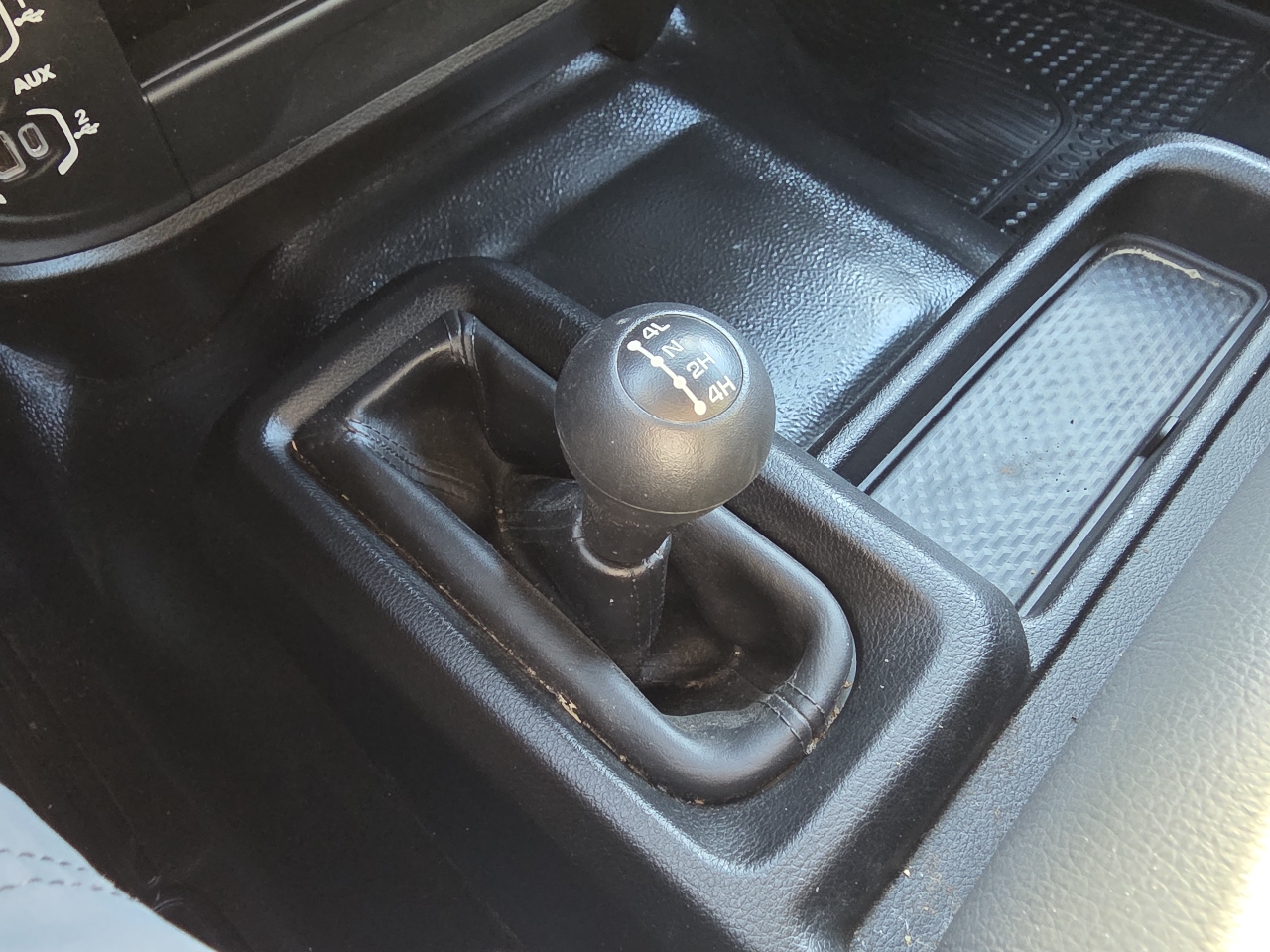 RAM 2500 Tradesman 4x4 Crew Cab 6'4" Box 2024