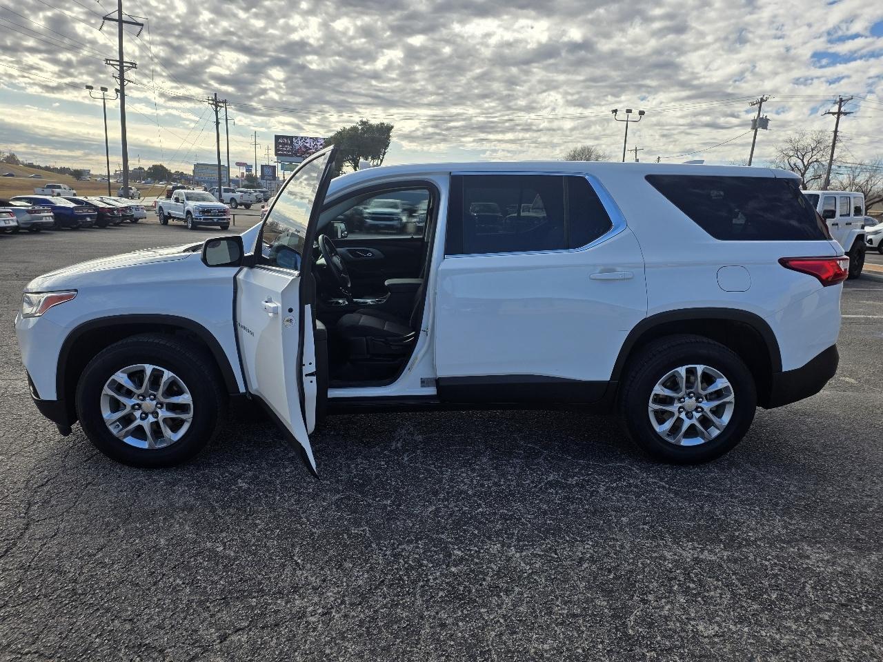 Chevrolet Traverse FWD 4dr LS w/1LS 2021