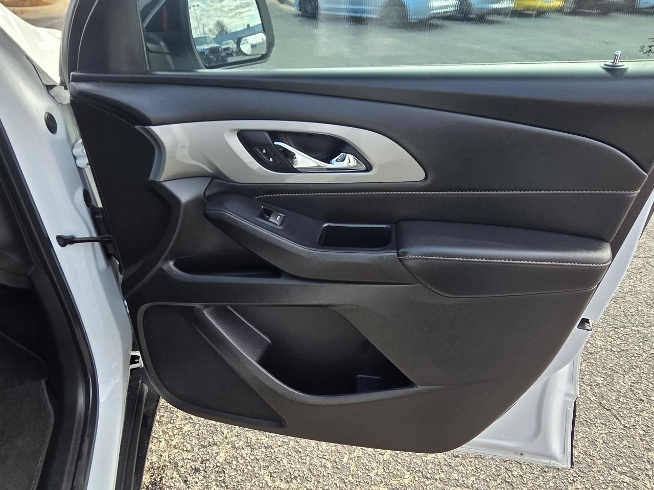 Chevrolet Traverse FWD 4dr LS w/1LS 2021