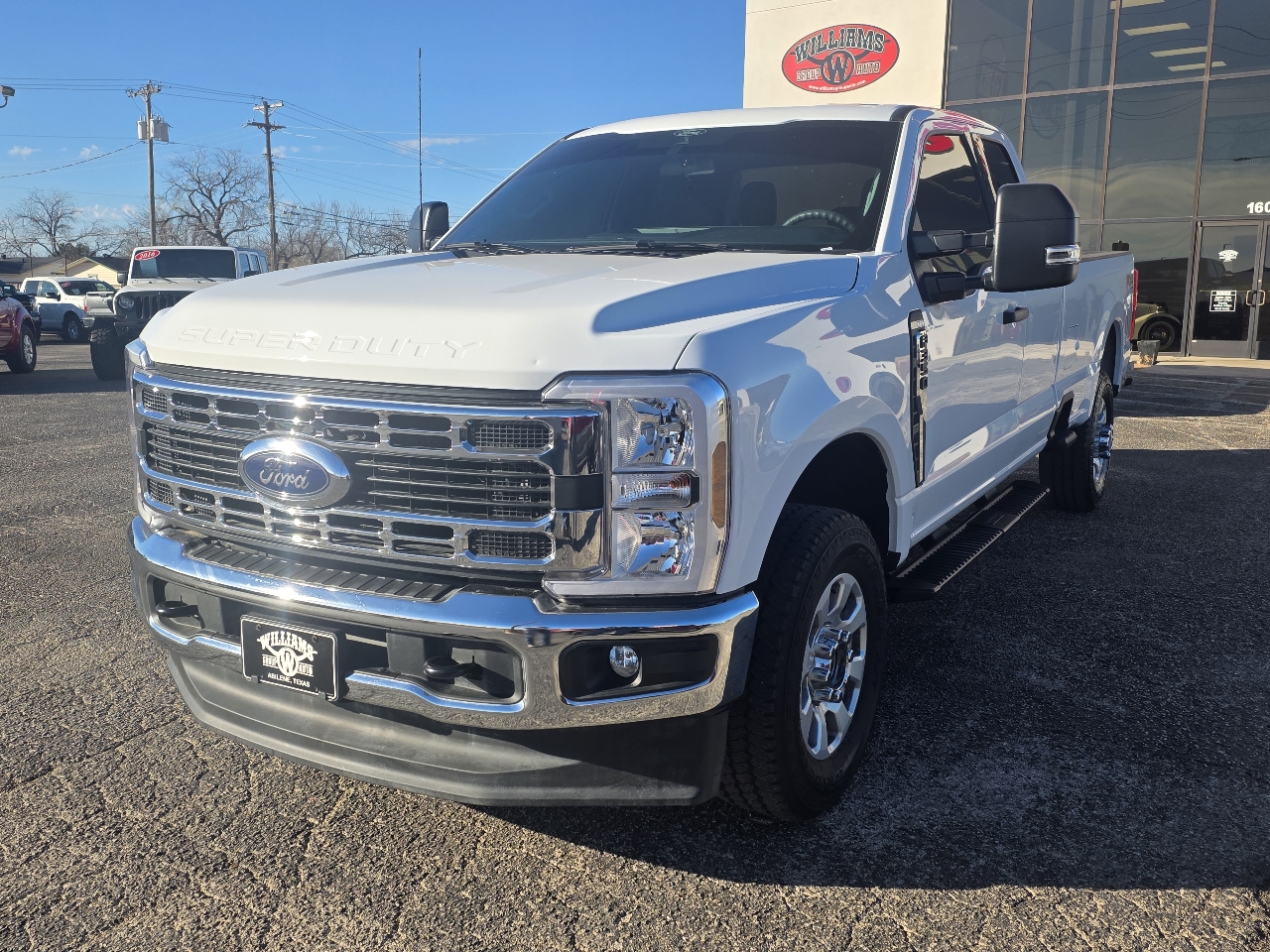Ford Super Duty F-350 SRW XLT 4WD SuperCab 8' Box 2025
