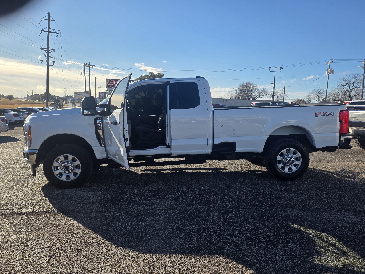 Ford Super Duty F-350 SRW XLT 4WD SuperCab 8' Box 2025