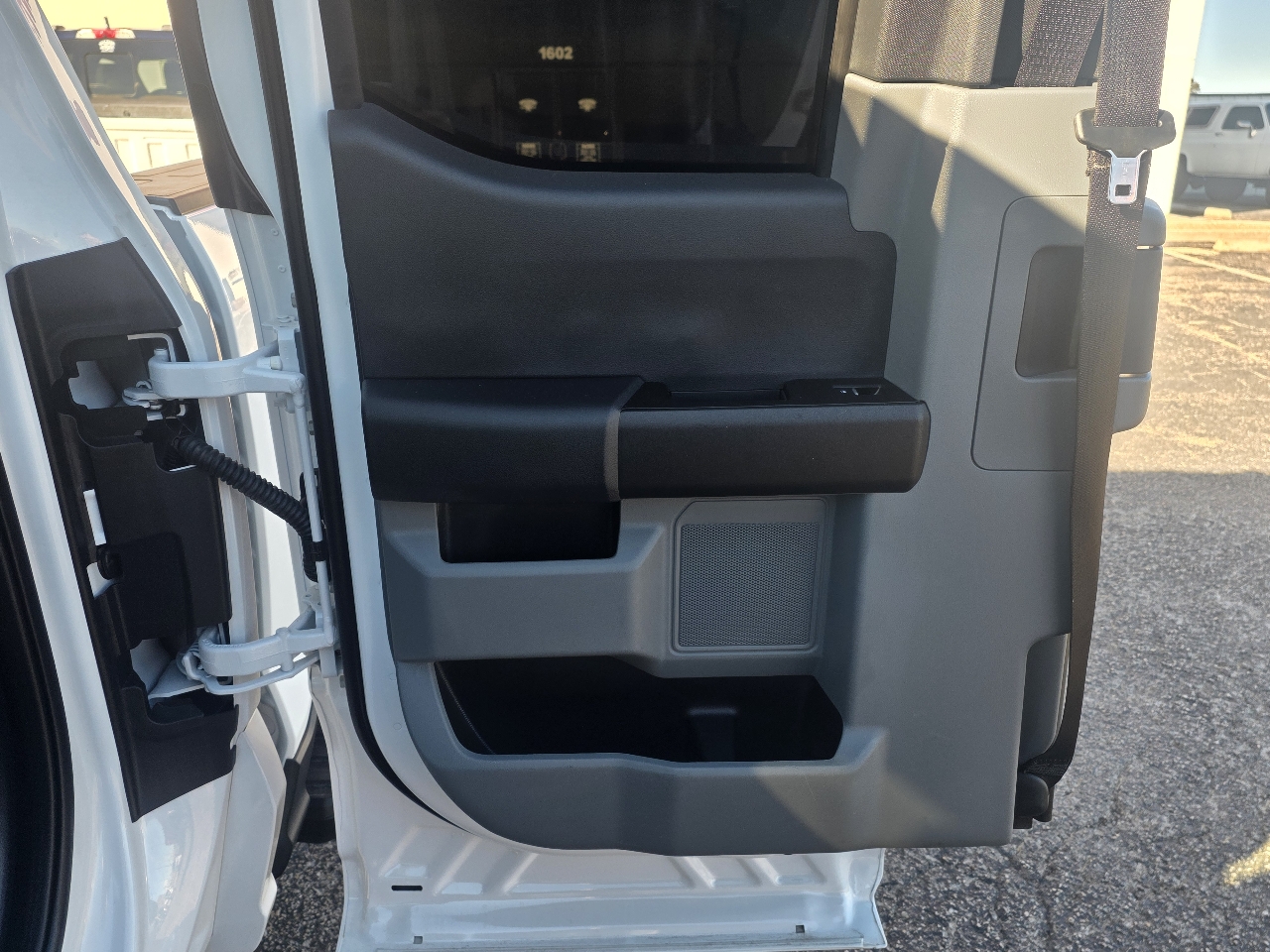 Ford Super Duty F-350 SRW XLT 4WD SuperCab 8' Box 2025