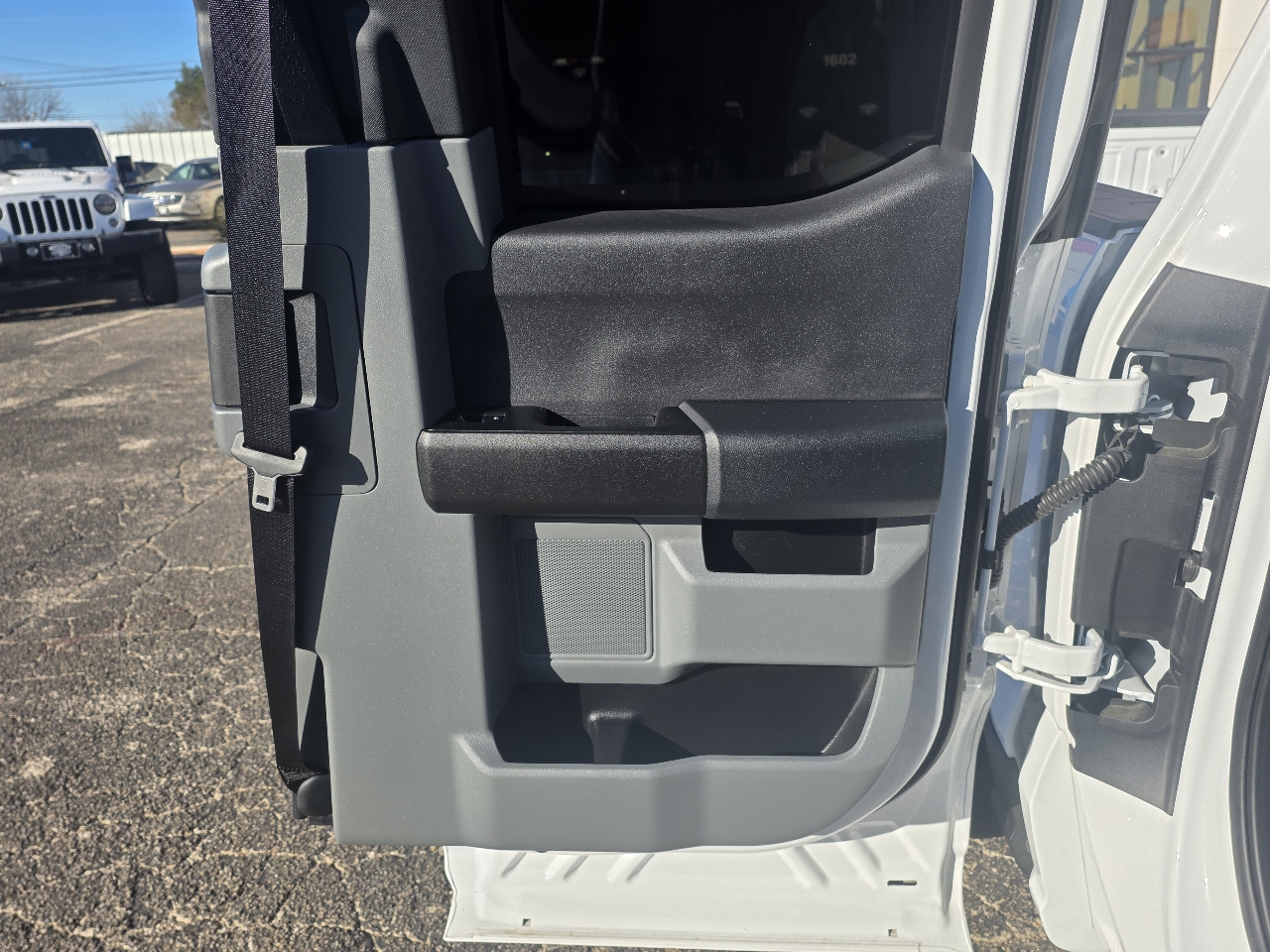 Ford Super Duty F-350 SRW XLT 4WD SuperCab 8' Box 2025