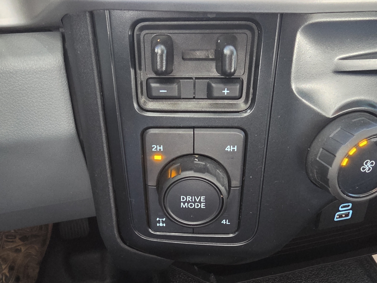 Ford Super Duty F-350 SRW XLT 4WD SuperCab 8' Box 2025