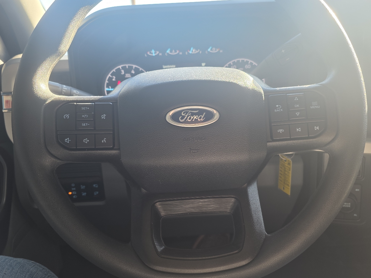 Ford Super Duty F-350 SRW XLT 4WD SuperCab 8' Box 2025