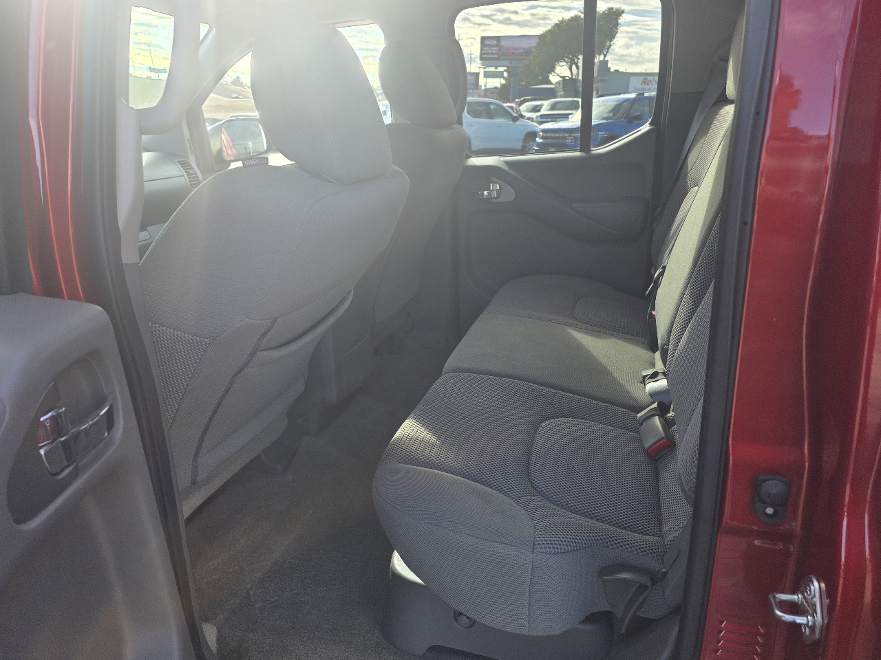 Nissan Frontier Crew Cab 4x2 SV V6 Auto 2018