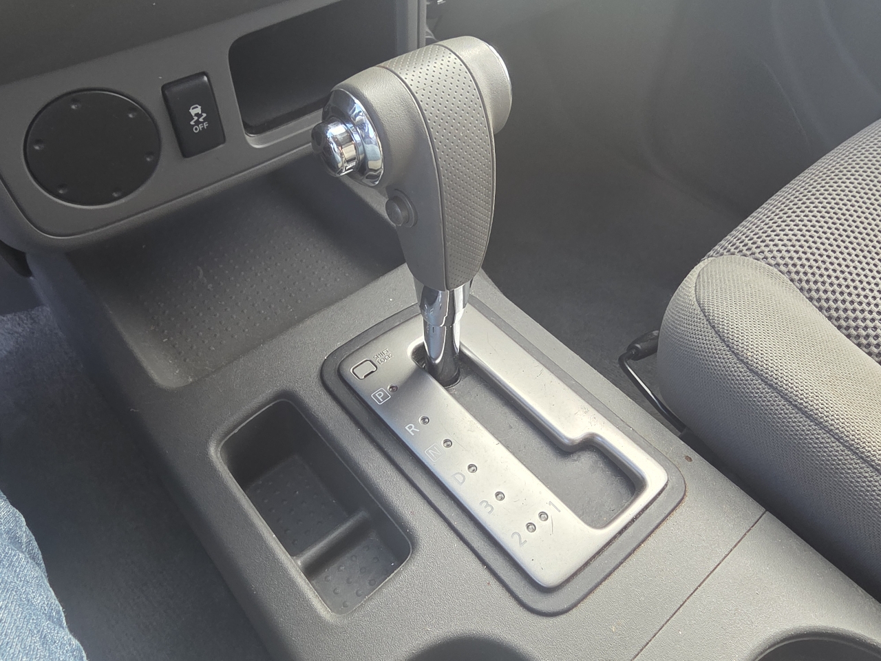 Nissan Frontier Crew Cab 4x2 SV V6 Auto 2018